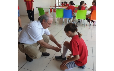 Ayakkabı Bağlama Şöleni