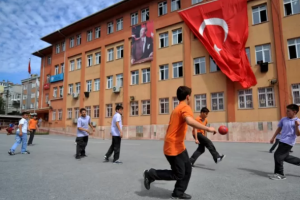 Türkiye Bilgiyi Pratiğe Geçirmeyi Öğrenmeli