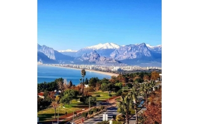 Konyaaltı Caddesi ve Atatürk Parkı
