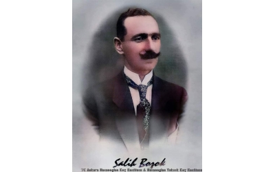 Saat Dokuzu Yirmi Beş Geçe...